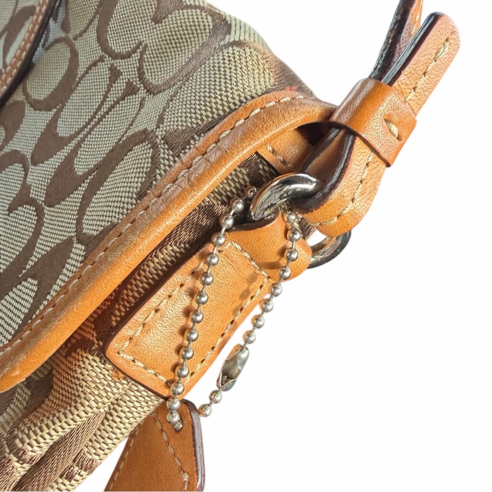 Vintage Coach Tan and Brown Signature Shoulder Bag. - Picture 6 of 7